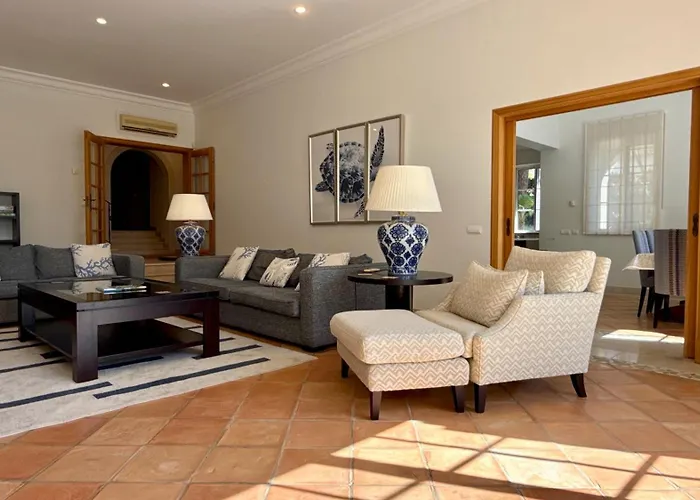 Villa Belinha - Pinheiros Altos *